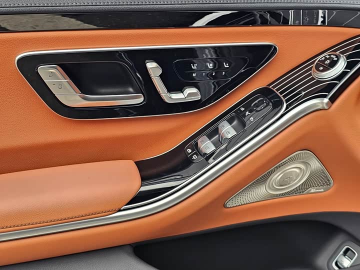 Фото 5 - Mercedes-Benz S-Class