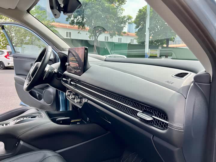 Фото 12 - Honda ZR-V