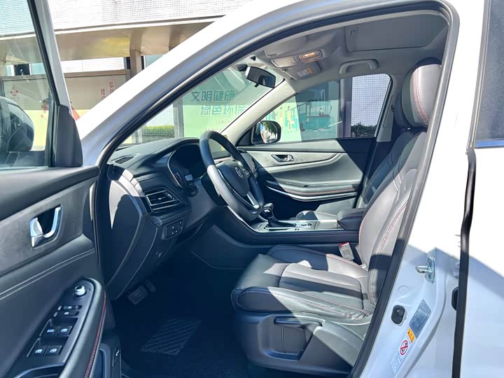 Фото 6 - Changan CS75