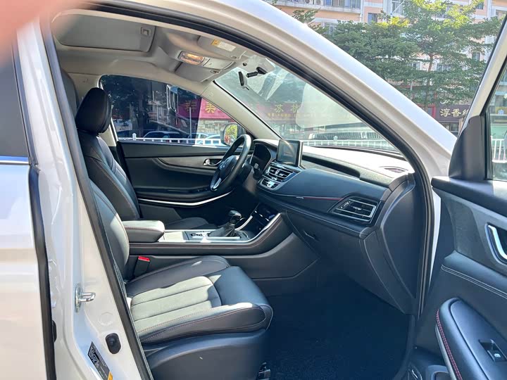 Фото 8 - Changan CS75