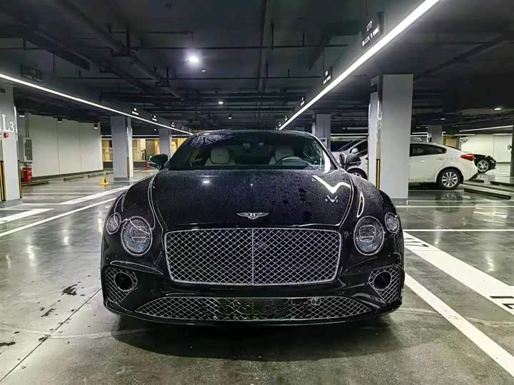 Фото 2 - Bentley Continental GT