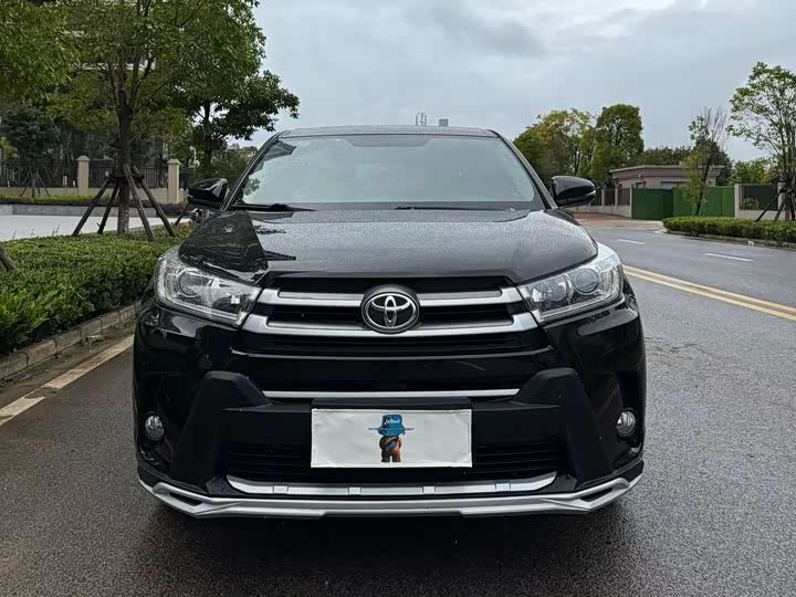 Фото 2 - Toyota Highlander