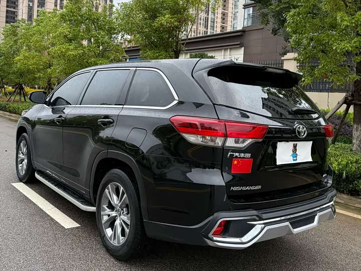 Фото 6 - Toyota Highlander