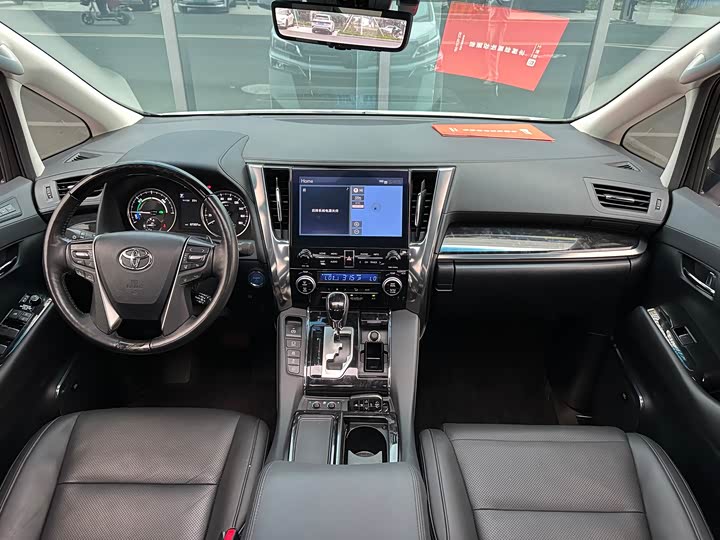 Фото 12 - Toyota Vellfire