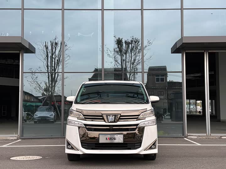 Фото 2 - Toyota Vellfire