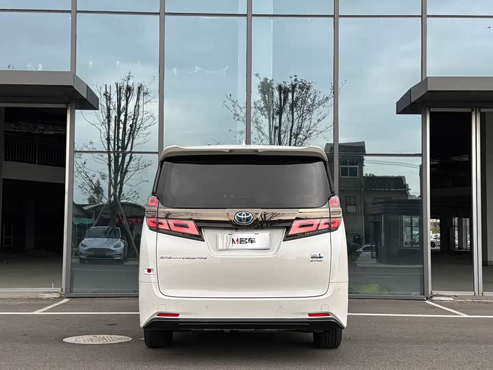 Фото 4 - Toyota Vellfire