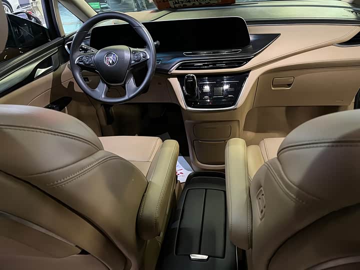 Фото 10 - Buick GL8 ES