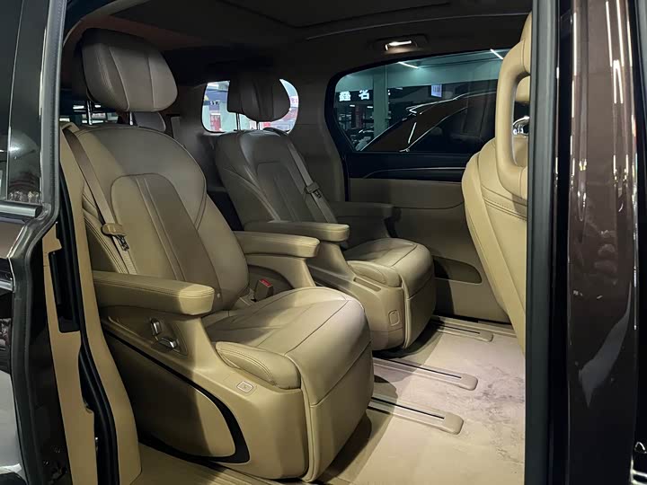 Фото 6 - Buick GL8 ES