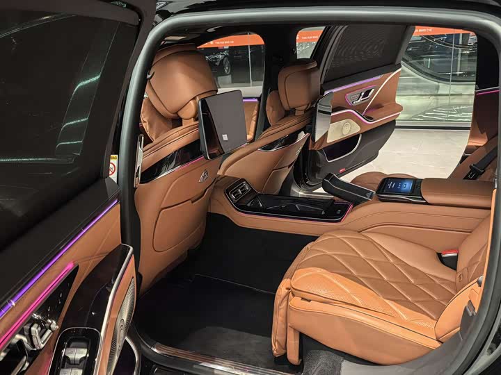 Фото 9 - Mercedes-Benz Maybach S-Class