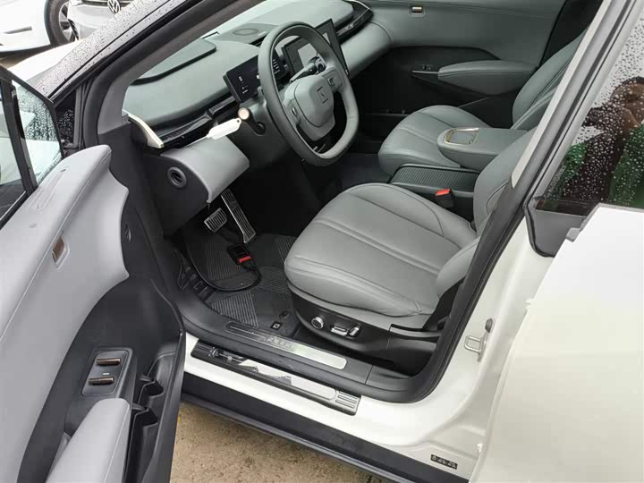 Фото 16 - Zeekr X