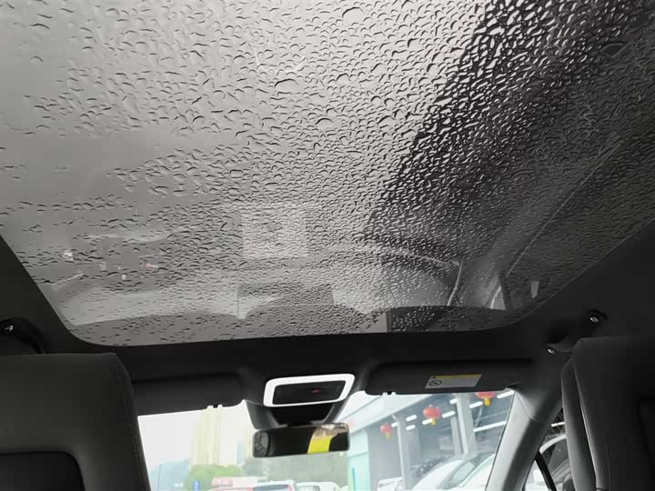 Фото 18 - Zeekr X