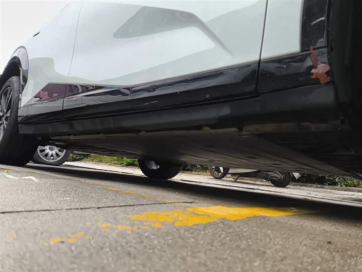 Фото 21 - Zeekr X