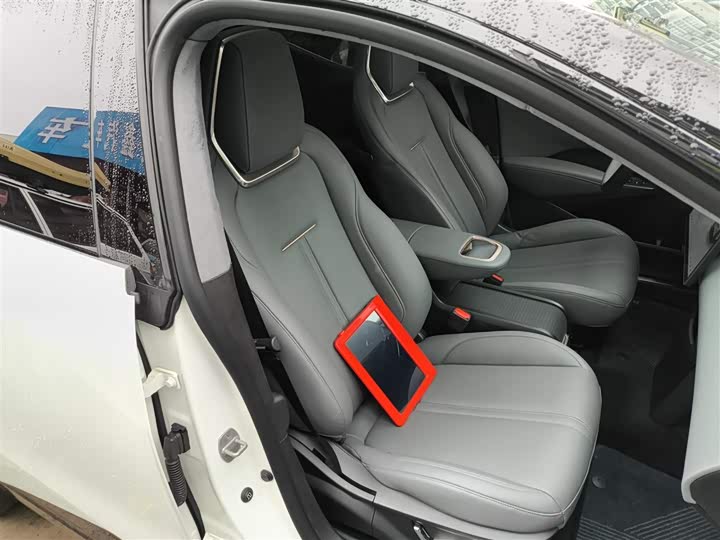 Фото 25 - Zeekr X