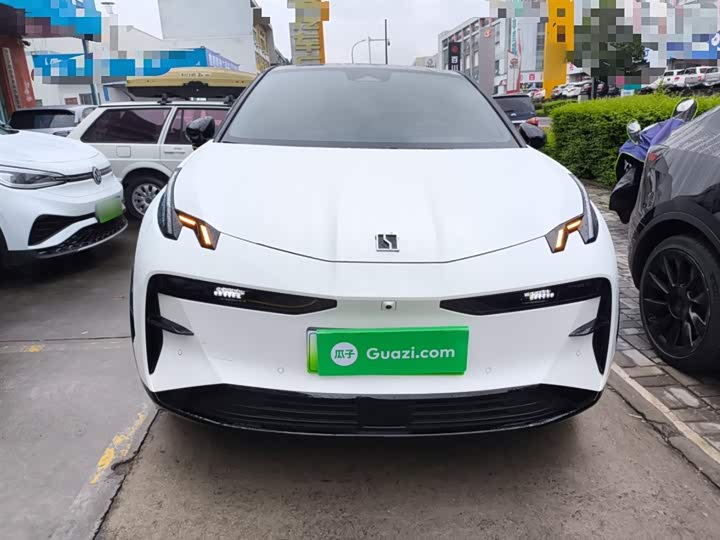 Фото 3 - Zeekr X