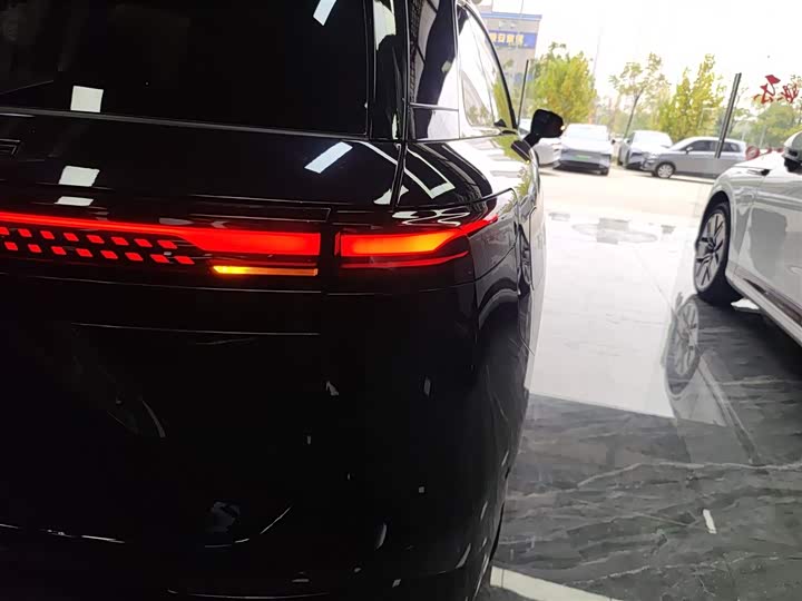 Фото 8 - XPeng G9