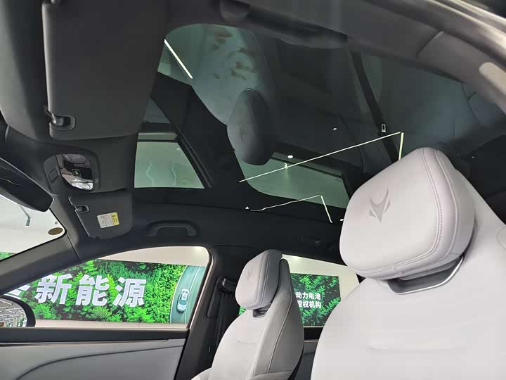 Фото 15 - BAIC Arcfox Alpha T5