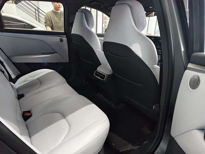 Фото 18 - BAIC Arcfox Alpha T5