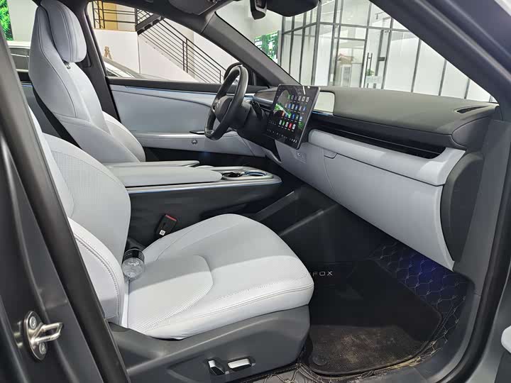 Фото 8 - BAIC Arcfox Alpha T5