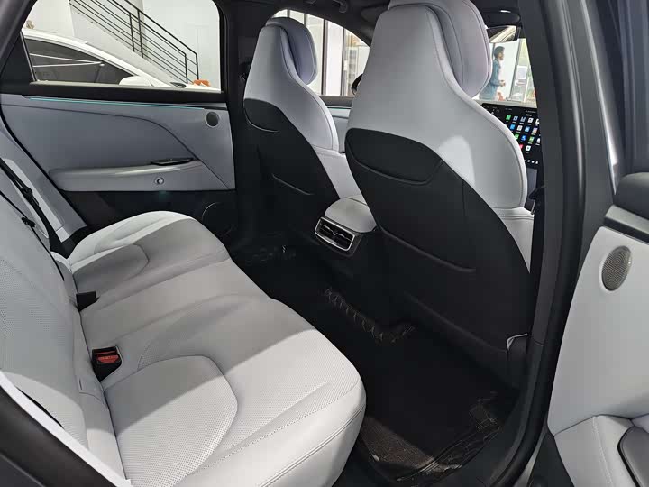 Фото 9 - BAIC Arcfox Alpha T5