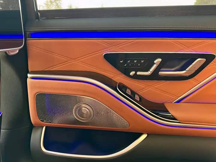 Фото 13 - Mercedes-Benz Maybach S-Class