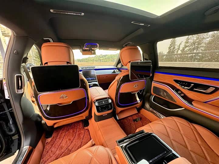 Фото 14 - Mercedes-Benz Maybach S-Class