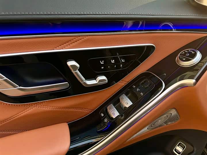 Фото 15 - Mercedes-Benz Maybach S-Class