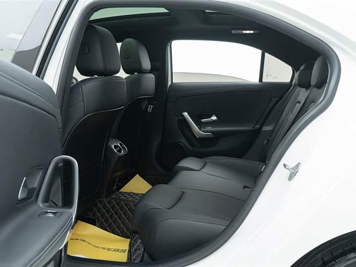 Фото 17 - Mercedes-Benz A-Class