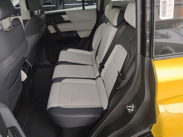 Фото 17 - Chery iCar 03