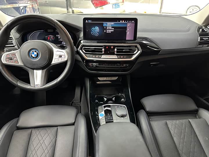 Фото 6 - BMW iX3