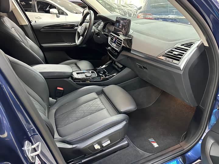 Фото 9 - BMW iX3