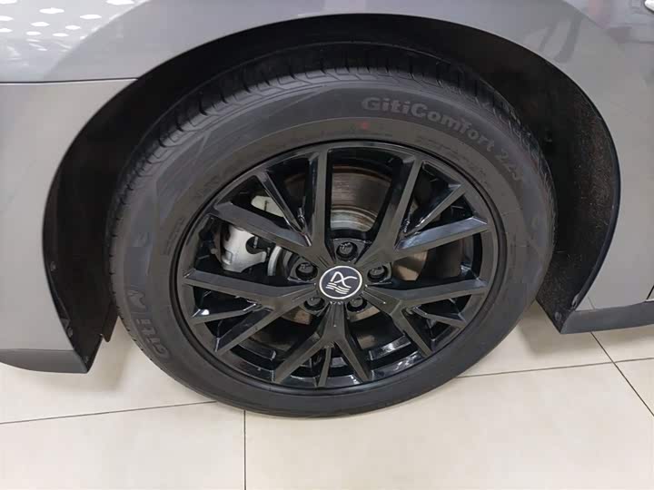 Фото 23 - BYD Han