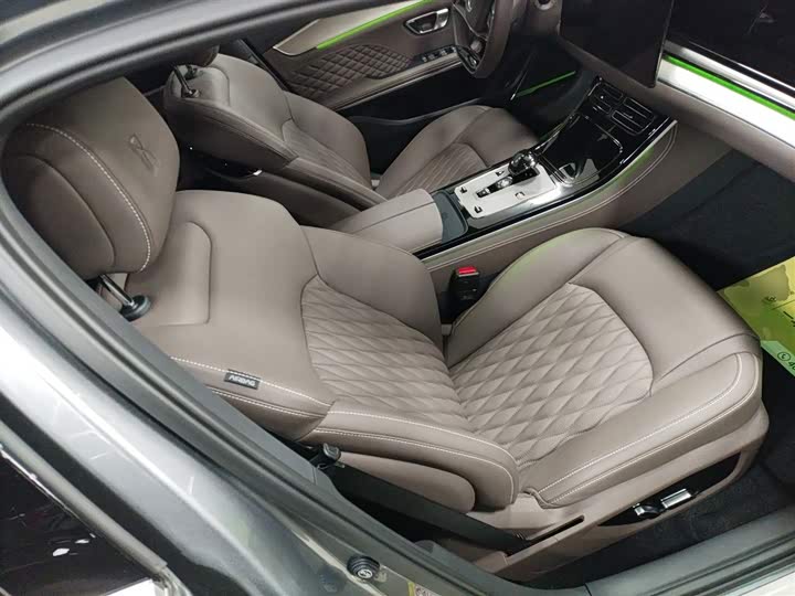 Фото 25 - BYD Han