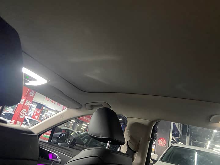 Фото 10 - Hongqi H5