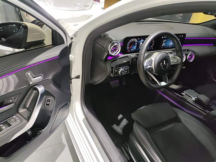 Фото 16 - Mercedes-Benz A-Class