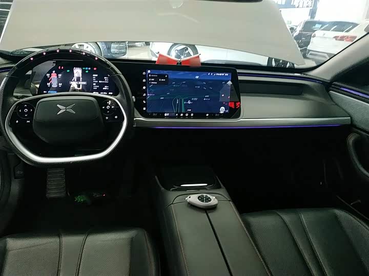 Фото 10 - XPeng P7