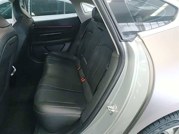 Фото 17 - XPeng P7