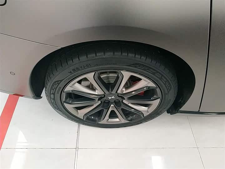 Фото 26 - XPeng P7