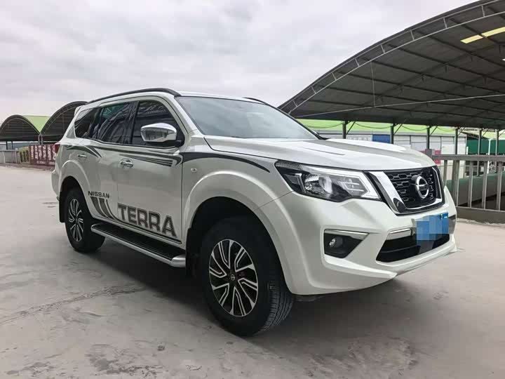 Фото 3 - Nissan Terra