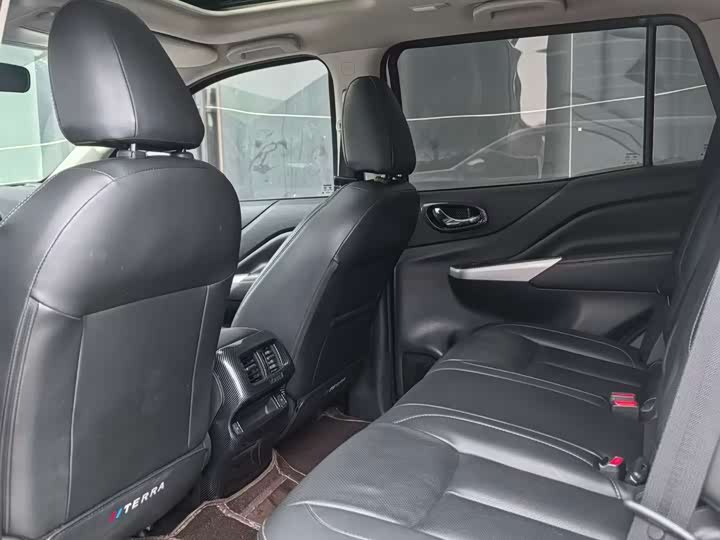 Фото 9 - Nissan Terra