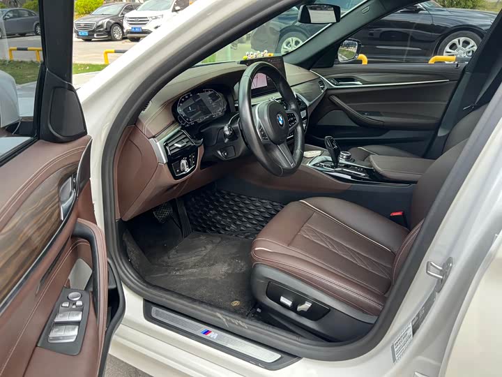 Фото 4 - BMW 5 Series