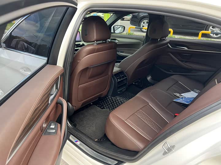 Фото 5 - BMW 5 Series