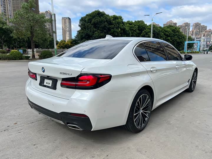 Фото 9 - BMW 5 Series