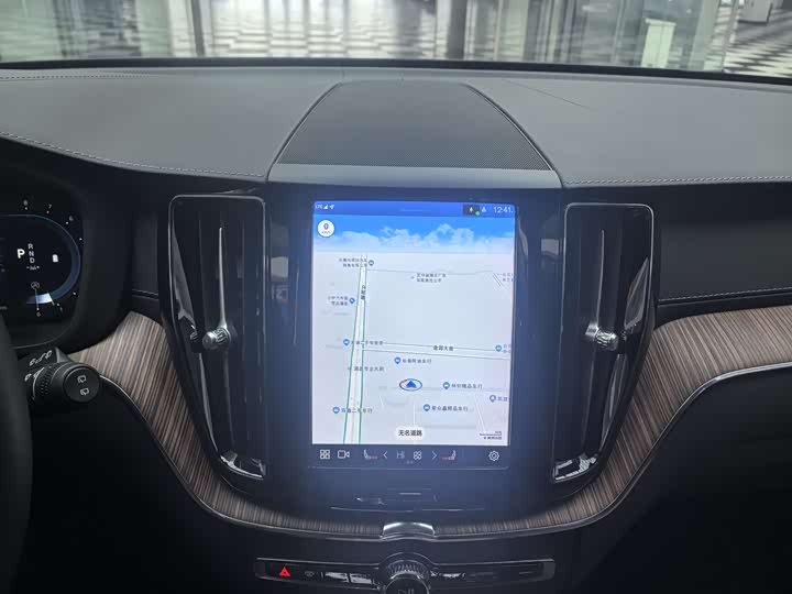 Фото 13 - Volvo XC60