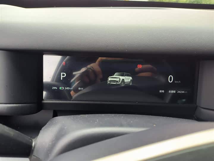 Фото 12 - Chery iCar 03T