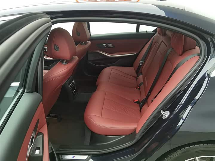 Фото 15 - BMW 3 Series