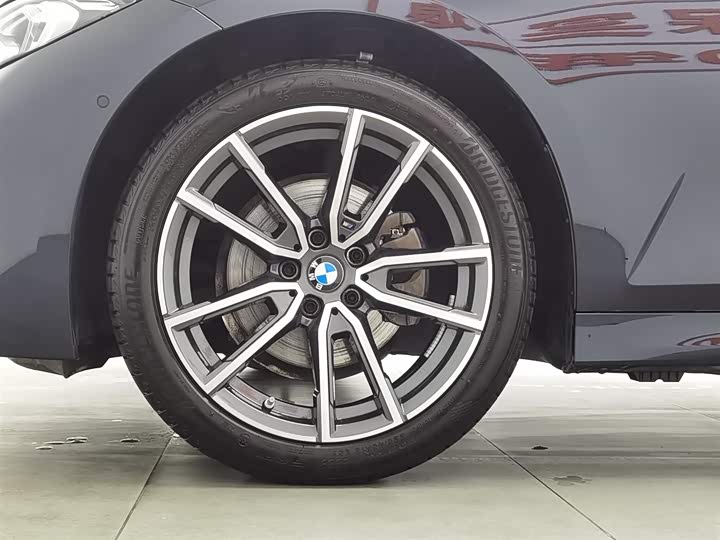 Фото 17 - BMW 3 Series