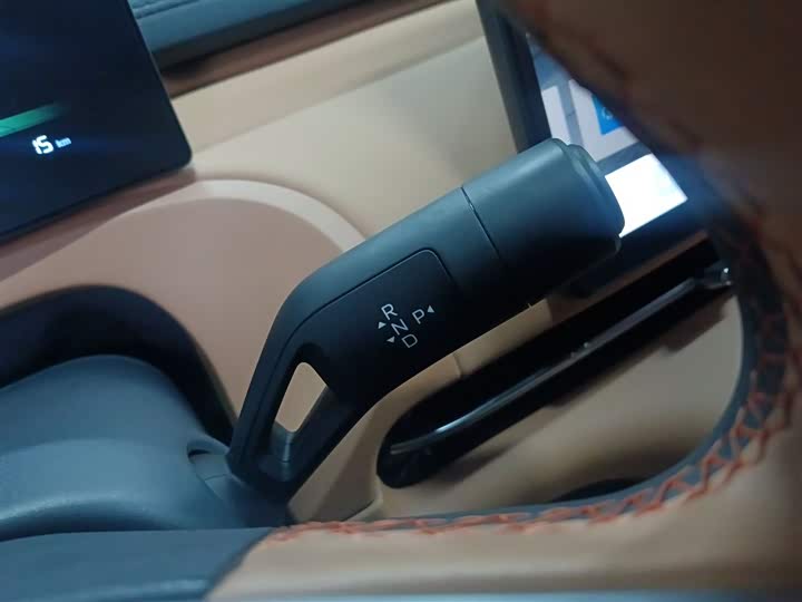 Фото 14 - Geely Galaxy Starship 7