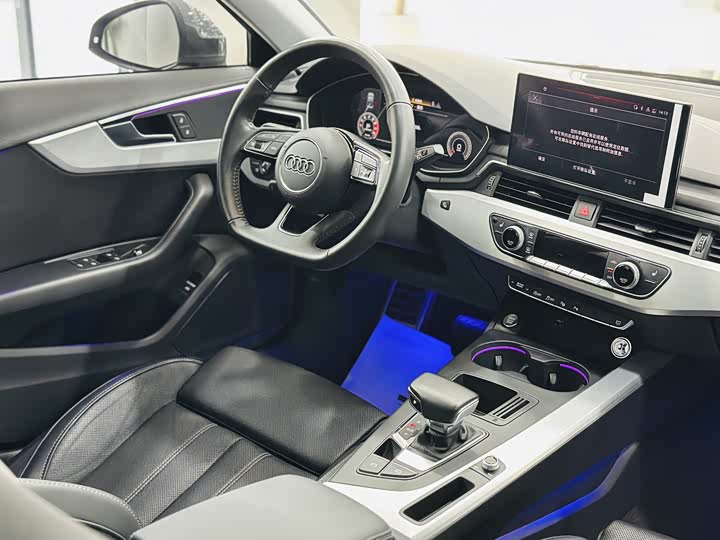 Фото 17 - Audi A4L