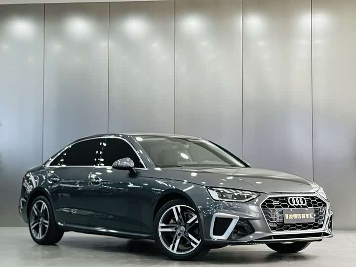 Фото 2 - Audi A4L