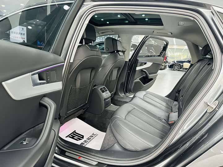 Фото 5 - Audi A4L